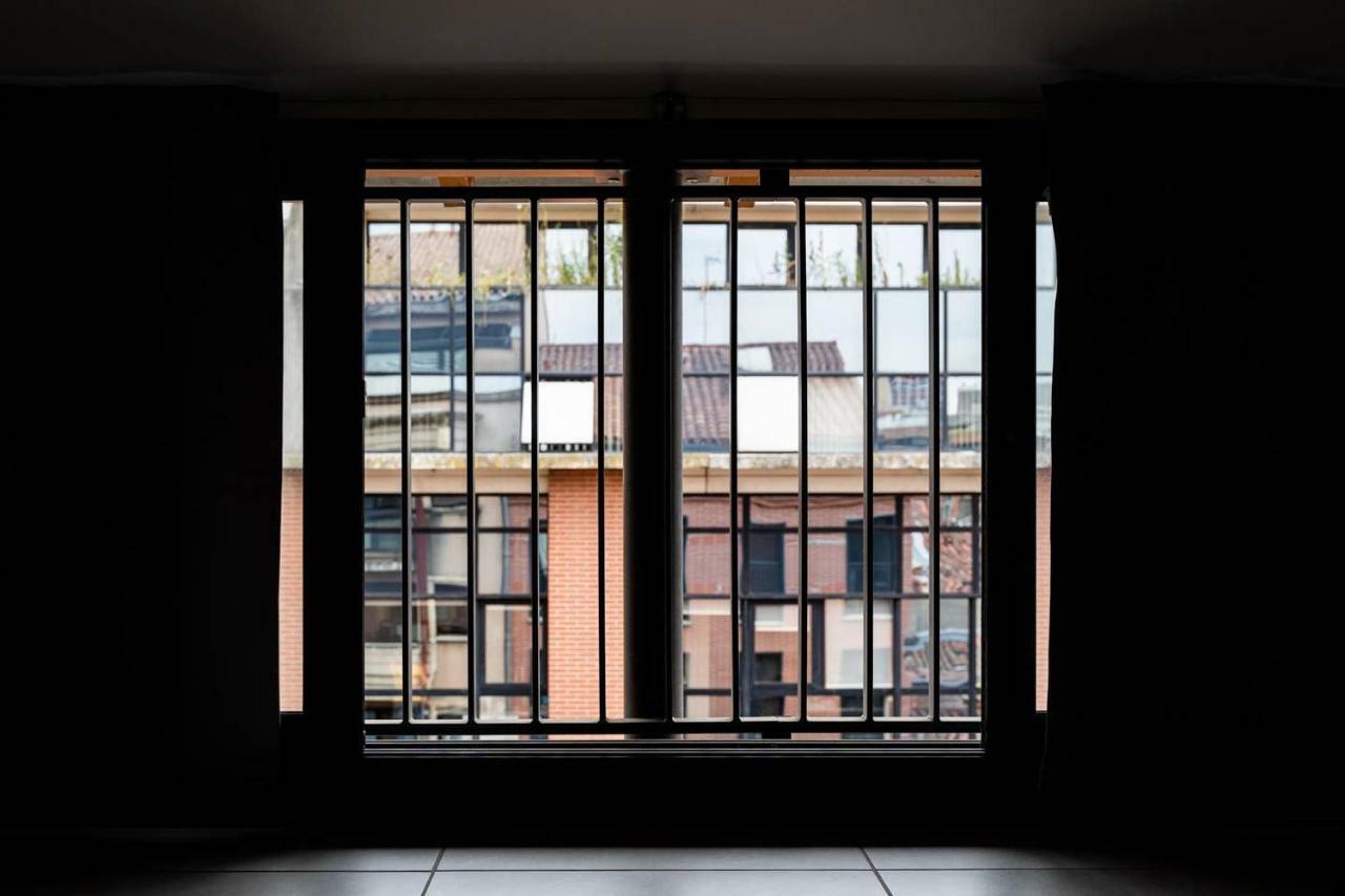 303 - Appartement Duplex Moderne - Jeanne D'Arc, Toulouse Luaran gambar